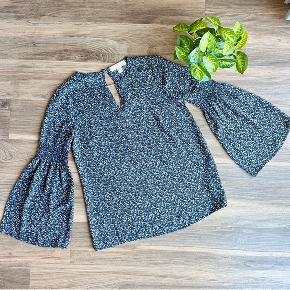 Michael Kors Bell Sleeve Keyhole Neck Cut Out Black Blouse Size S - Picture 2 of 11